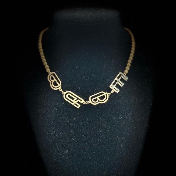 Beautiful BABE choker necklace with removable charms Allergy free & adjustable - Picture 3 of 9